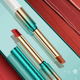 Doppelkopf-Regenmantel-Lippenstift