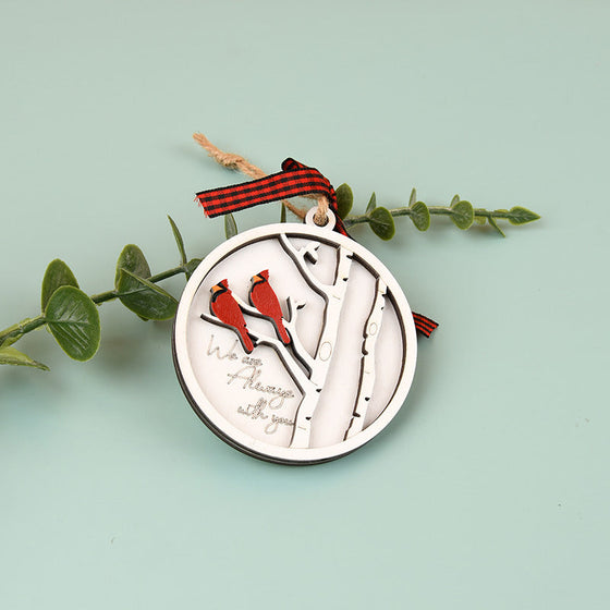 Handgefertigter Gedenkschmuck mit Kardinälen