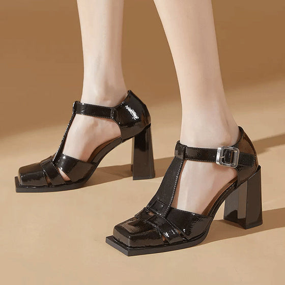 High Heels mit hohler T-Schnalle