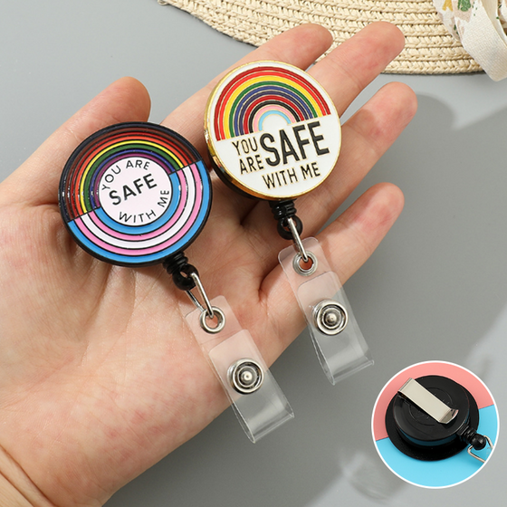 'You are Safe with ME' Emaille-Brosche mit Anhänger
