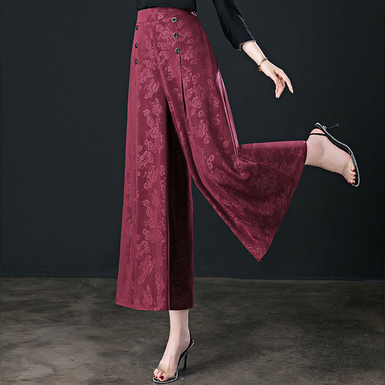 Damenhose mit hohem Bund und weitem Bein und Blumenmuster