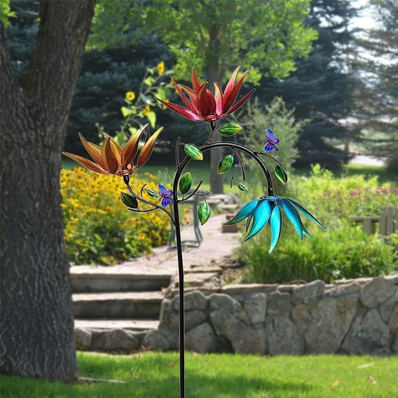 Wunderschöner Sommer-Windspiel mit bunten Blumen