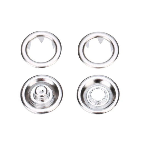 Werkzeugsatz mit fünf Klauenschnallen