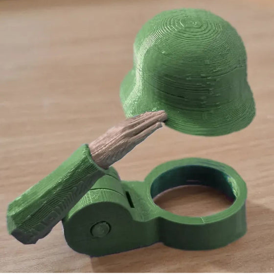 Soldier Salute Bierflaschen-Helm