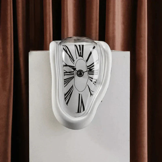 Uhr der schmelzenden Zeitschleife