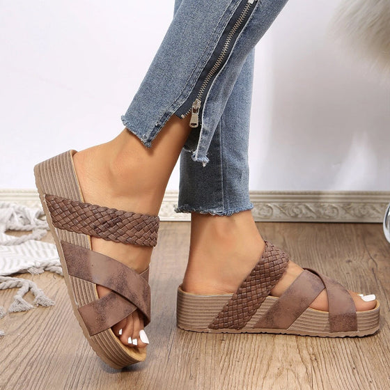 Plateausandalen mit Keilabsatz