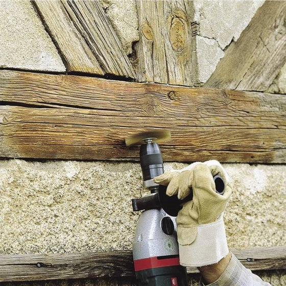 Polierter Bürstenkopf aus Stahldraht