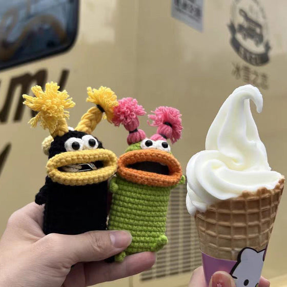 Kreatives ausziehbares Schlüsseletui aus handgestrickter Wolle