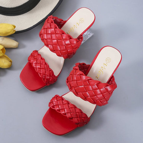 Kristallhausschuhe mit hohen Absätzen