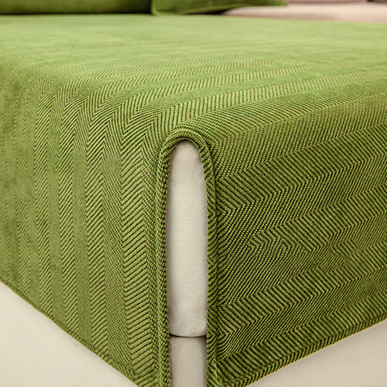 Unifarbener einfacher Sofabezug