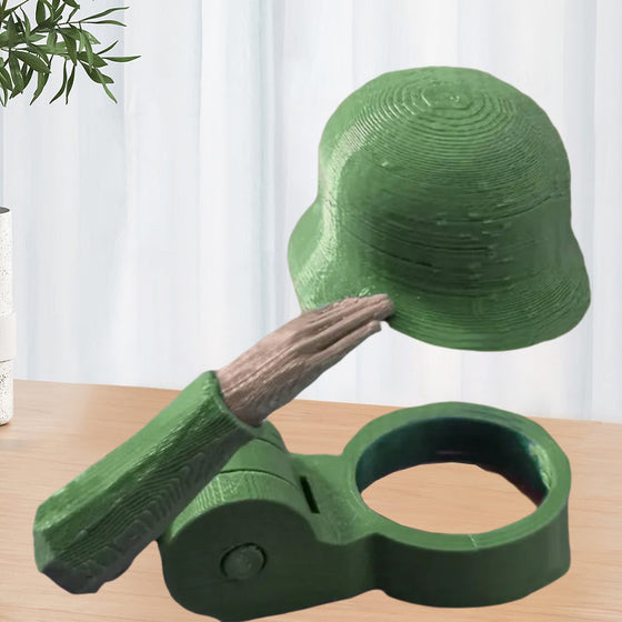 Soldier Salute Bierflaschen-Helm