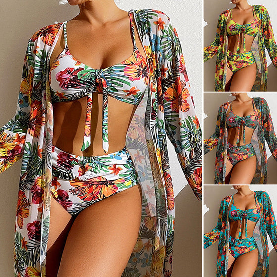 Dreiteiliges Bikini-Set mit Blumen