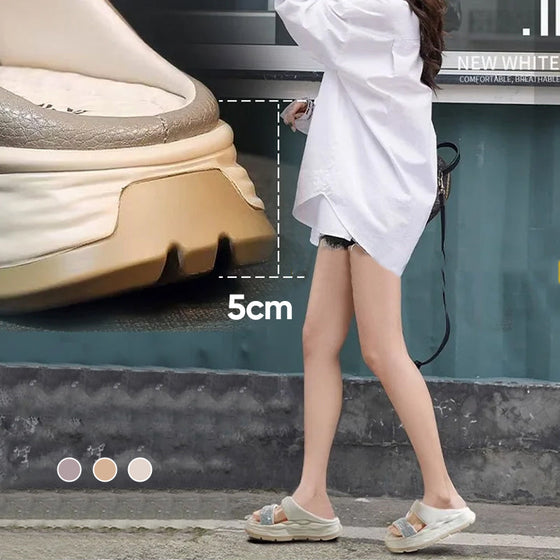 Funkelnde, höhenvergrößernde Sandalen mit Strasssteinen